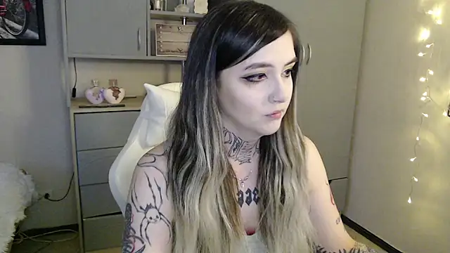 Rin Tozier online show from 5, 4, 2026