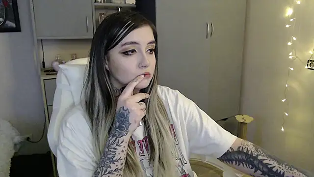 Rin Tozier online show from 12, 4, 2026