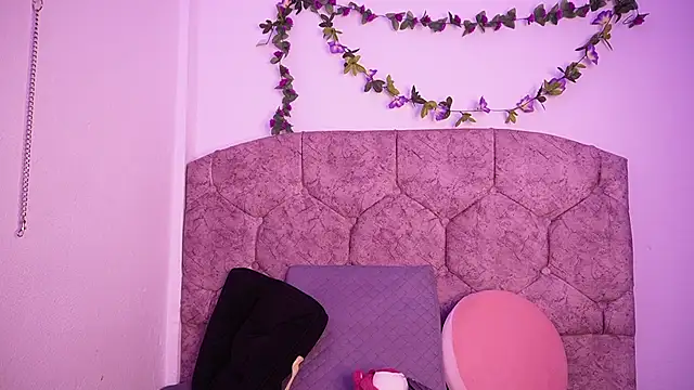 TiffanySander online show from 12, 3, 2026