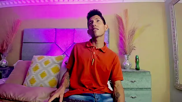Snapshot of NoaahTylor chatting on 3, 5, 2026 NoaahTylor online show from 3, 5, 2026