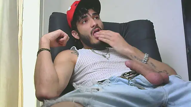 LovexJuxn8 online show from 14, 2, 2026