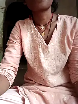 Snapshot of Desi_Couple_P chatting on 9, 5, 2026 Desi Couple P online show from 9, 5, 2026