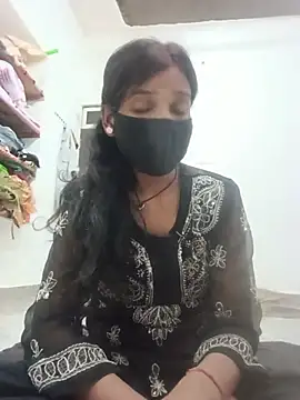 Snapshot of Desi_Couple_P chatting on 9, 7, 2026 Desi Couple P online show from 9, 7, 2026