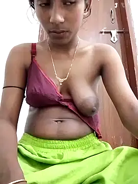 Snapshot of Sexy_Boudi650 chatting on 24, 2, 2026 Sexy Boudi650 online show from 24, 2, 2026