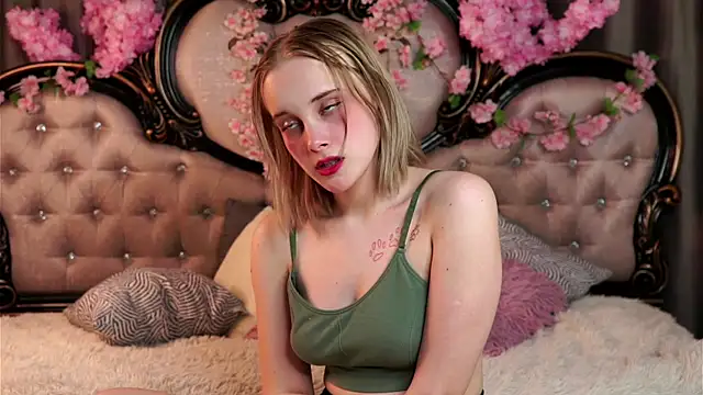 Snapshot of KirstinMcgeady chatting on 7, 3, 2026 KirstinMcgeady online show from 7, 3, 2026