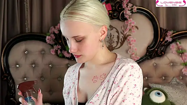 Snapshot of KirstinMcgeady chatting on 3, 5, 2026 KirstinMcgeady online show from 3, 5, 2026