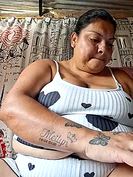 Snapshot of Juli_Powl chatting on 20, 4, 2026 Juli Powl online show from 20, 4, 2026