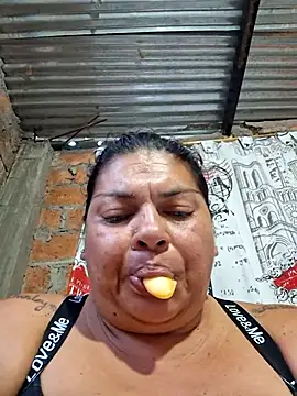 Snapshot of Juli_Powl chatting on 7, 5, 2026 Juli Powl online show from 7, 5, 2026