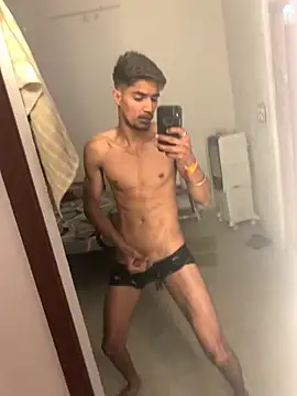 Snapshot of kaushikhotty chatting on 15, 4, 2026 kaushikhotty online show from 15, 4, 2026