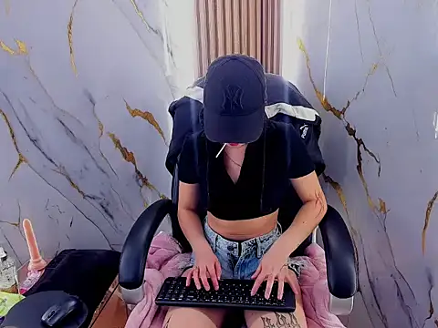 ElaSalvatorehh online show from 25, 2, 2026