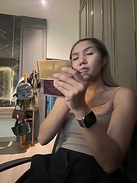 Snapshot of Alittleasaingirl chatting on 19, 5, 2026 Alittleasaingirl online show from 19, 5, 2026