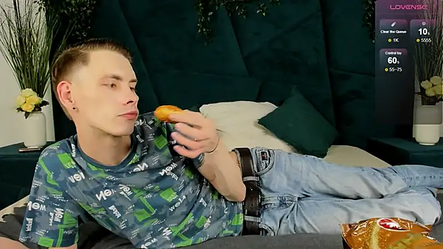 Snapshot of Erick_Wilson chatting on 26, 10, 2025 Erick Wilson online show from 26, 10, 2025