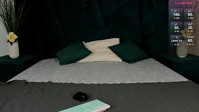 Snapshot of Erick_Wilson chatting on 18, 11, 2025 Erick Wilson online show from 18, 11, 2025