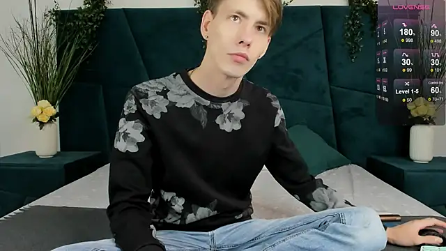 Snapshot of Erick_Wilson chatting on 21, 11, 2025 Erick Wilson online show from 21, 11, 2025