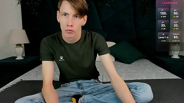 Snapshot of Erick_Wilson chatting on 24, 11, 2025 Erick Wilson online show from 24, 11, 2025