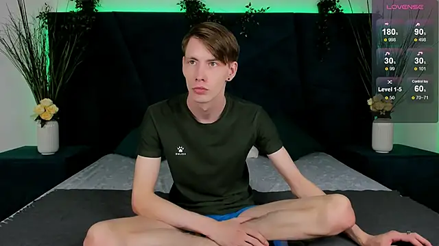 Snapshot of Erick_Wilson chatting on 25, 11, 2025 Erick Wilson online show from 25, 11, 2025