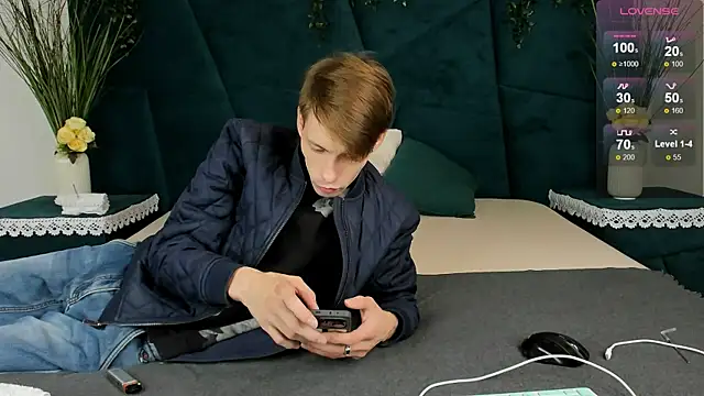 Snapshot of Erick_Wilson chatting on 30, 11, 2025 Erick Wilson online show from 30, 11, 2025