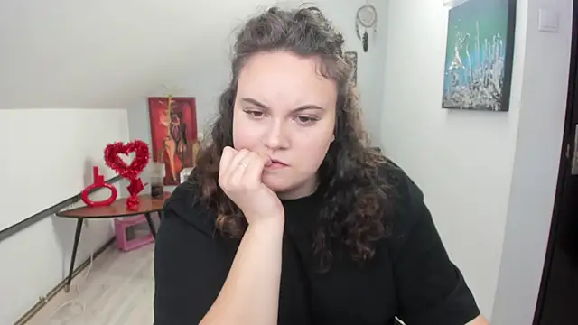 Snapshot of ElviraJoness chatting on 16, 2, 2026 ElviraJoness online show from 16, 2, 2026