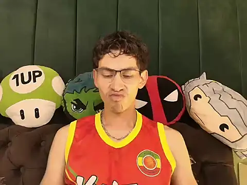 Snapshot of skinny_jean_ chatting on 23, 2, 2026 skinny jean online show from 23, 2, 2026