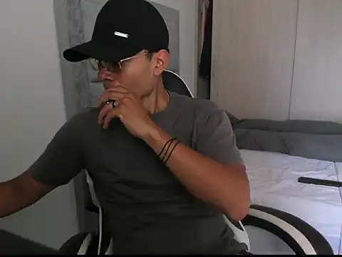 Snapshot of FredericSloan chatting on 2, 3, 2026 FredericSloan online show from 2, 3, 2026