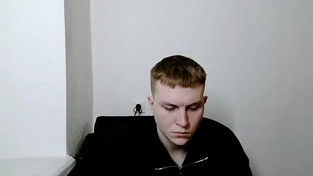 Snapshot of MrHeat_ chatting on 4, 3, 2026 MrHeat online show from 4, 3, 2026