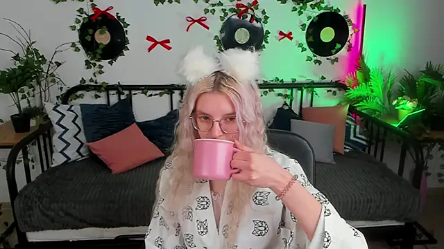 Snapshot of TiffanyPeachi chatting on 26, 2, 2026 TiffanyPeachi online show from 26, 2, 2026