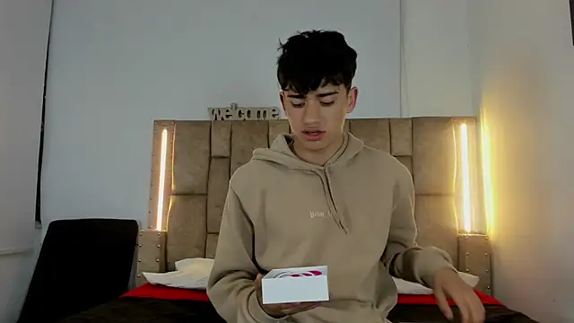 Noir Sebas online show from 28, 3, 2026