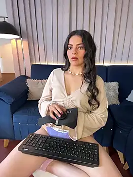 Snapshot of luisa__rosse chatting on 24, 2, 2026 luisa rosse online show from 24, 2, 2026