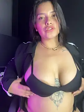 Snapshot of Miss_Bella_Flame chatting on 20, 5, 2026 Miss Bella Flame online show from 20, 5, 2026