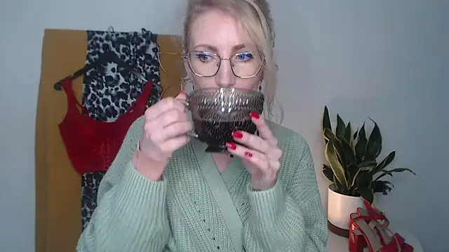 CinderellaMoon online show from 15, 4, 2026