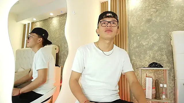 Dark Nico online show from 28, 3, 2026