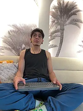 abrilandjulian online show from 9, 4, 2026