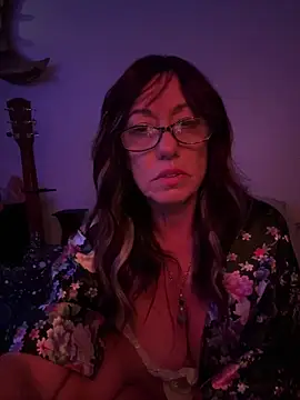 Trophy Milf online show from 13, 2, 2026