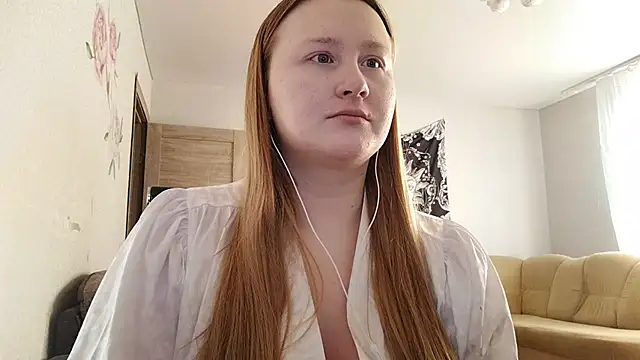 AnikaLipps online show from 4, 3, 2026