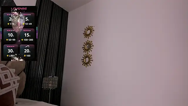 LunaVelour13 online show from 17, 4, 2026