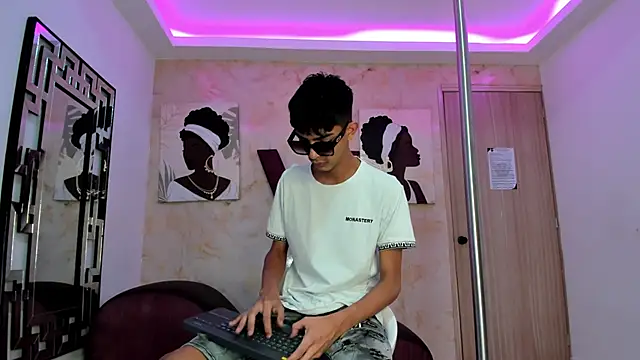 Snapshot of KITTY_BOSH chatting on 24, 2, 2026 KITTY BOSH online show from 24, 2, 2026