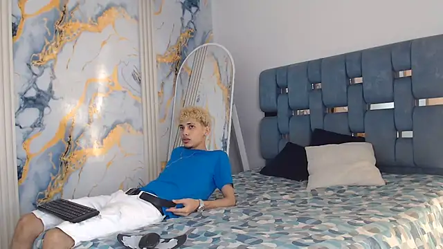 Snapshot of YOUNG_BOYS_HELL chatting on 18, 6, 2026 YOUNG BOYS HELL online show from 18, 6, 2026