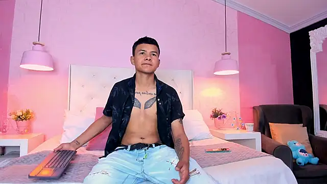 Snapshot of TylerGandi chatting on 26, 2, 2026 TylerGandi online show from 26, 2, 2026