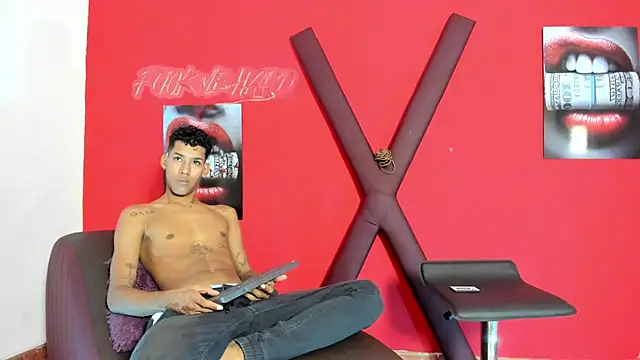 GREEN BOYS online show from 4, 3, 2026