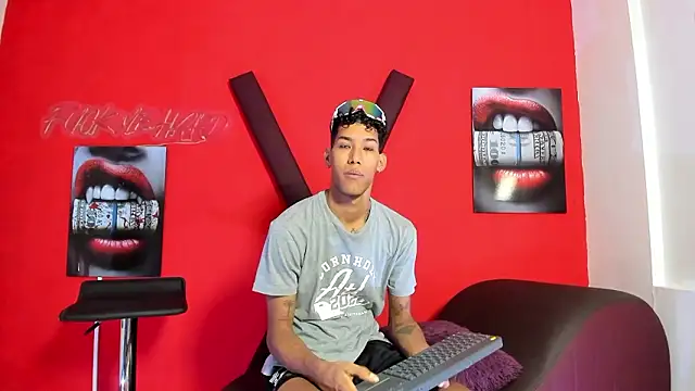 GREEN BOYS online show from 12, 3, 2026