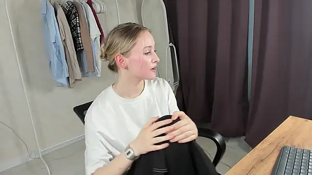 TraceeRebollar online show from 15, 2, 2026