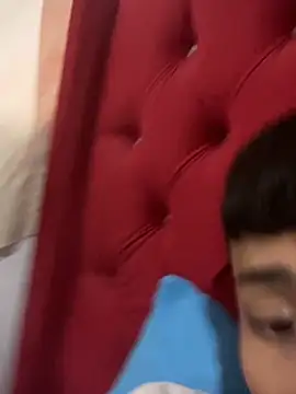 Snapshot of glopetitooo chatting on 15, 2, 2026 glopetitooo online show from 15, 2, 2026