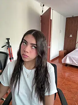 Luna rousse26 online show from 4, 4, 2026