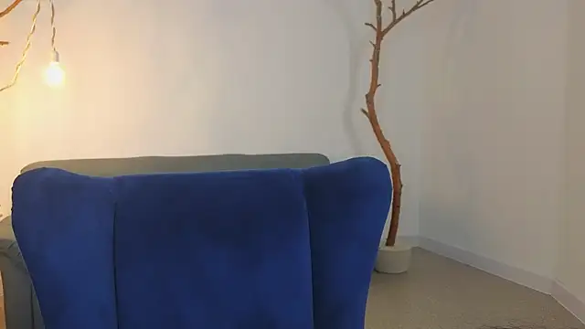 Snapshot of DeliaEffy chatting on 7, 4, 2026 DeliaEffy online show from 7, 4, 2026