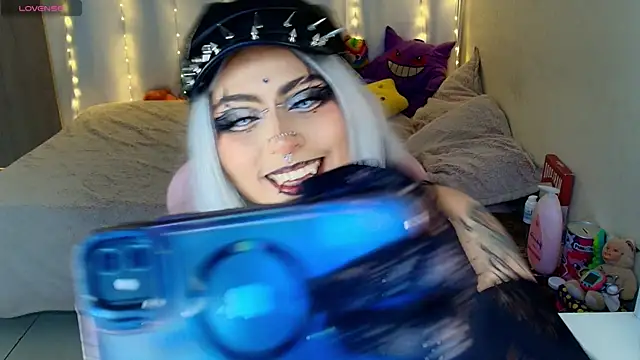 maliciaXpoison online show from 25, 4, 2026