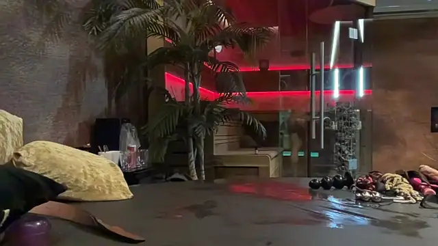 CustomKinkyCouple online show from 8, 4, 2026