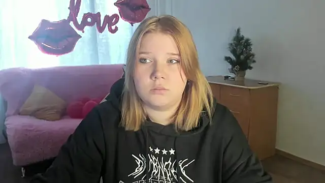 StripGyrl online show from 4, 3, 2026