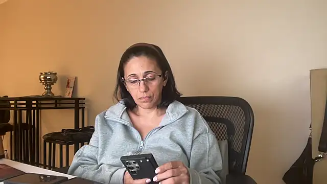 latinamom54 online show from 2, 3, 2026