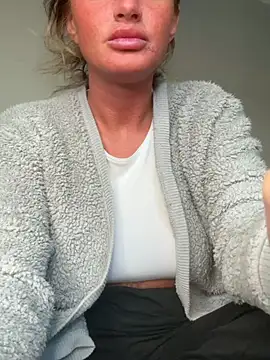 Snapshot of jadey19x chatting on 21, 4, 2026 jadey19x online show from 21, 4, 2026