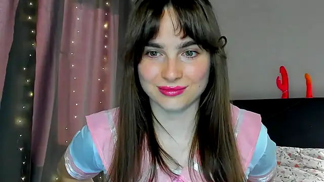 Snapshot of megann_fox2 chatting on 5, 5, 2026 megann fox2 online show from 5, 5, 2026